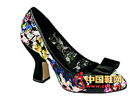 �޳�����2014�¿�ʱ�к�����ӡ���и�ŮЬ