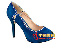 �޳�����2014�¿�ʱ�������ˮ̨�߸�ŮЬ