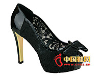 �޳�����2014�¿�ʱ��������˿������߸�ŮЬ