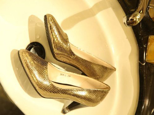 ����ūʱ�и߸�ŮЬ���ɶ�ҹ����ŭ��