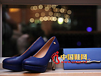 ����ū2014�����¿�ŮЬ ʱ�з�ˮ̨�߸�ŮЬ