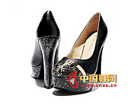 �������2014�¿�ŮЬ ��ɫʱ�з�ˮ̨���߸�ŮЬ