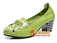 ŵ����˼2014�¿�ʱ��ŮЬ