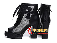 ŵ����˼2014�¿�ʱ��ŮЬ