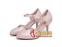 ŵ����˼2014�¿�ʱ��ŮЬ