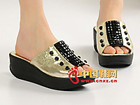 ŵ����˼2014�¿�ʱ��ŮЬ