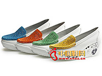 ŵ����˼2014�¿�ʱ��ŮЬ