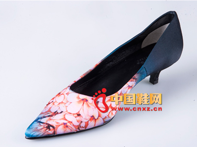 ����ݶɯ2014ʱ���¿�ŮЬ �͸���ͷ��Ь