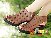 ŵ����˼2014�¿�ʱ��ŮЬ