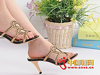 ŵ����˼2014�¿�ʱ��ŮЬ