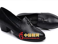 ŵ����˼2014�¿�ʱ��ŮЬ