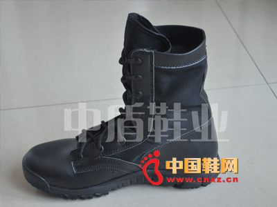 �жܳ�����սѥ 