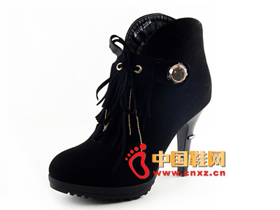 ��ר����Ʒ�����¿�ŮЬ���ն�ѥ�߸�ĥɰƤ��ѥ