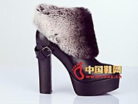 �����¿�ʱ��ŮЬ ë�޷�ˮ̨ʱ�и߸�Ůѥ