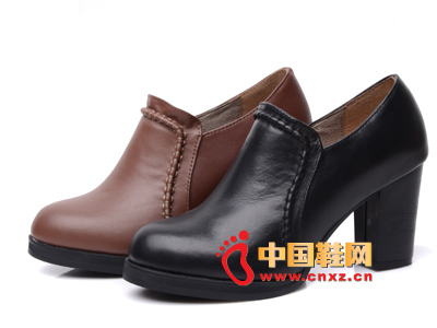 ŵ����˼2014�¿�ʱ��ŮЬ