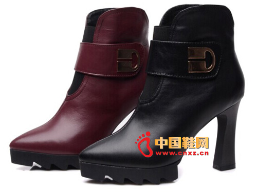 ŵ����˼2014�¿�ʱ��ŮЬ