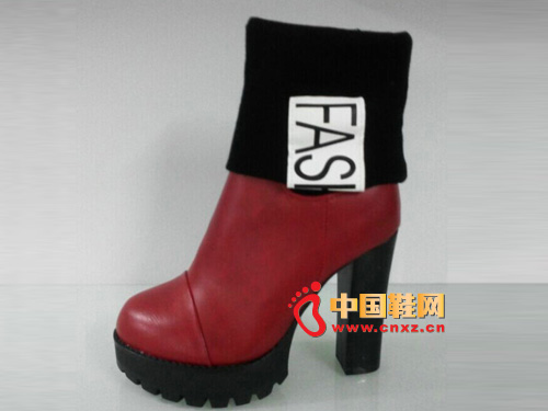 ŵ����˼2014�¿�ʱ��ŮЬ