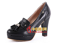 �����������¿�ŮЬ ʱ�з�ˮ̨�߸�Ь