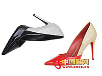 ����¿�ʱ�и߸�Ů��Ь