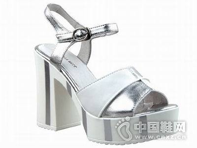 ��ٱ���ʱ��ŮЬ