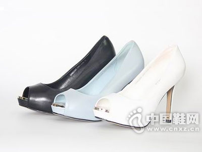 ����ɯ2015�¿�ʱװЬ