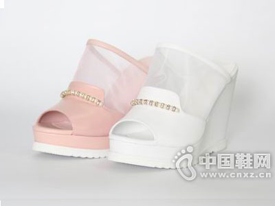 ����ɯ2015�¿�ʱװЬ