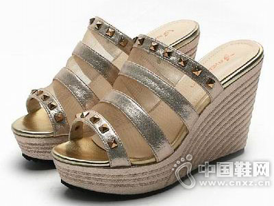 ӡ����2015�¿���Ь