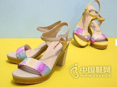 ����ū2015�¿�ŮЬ