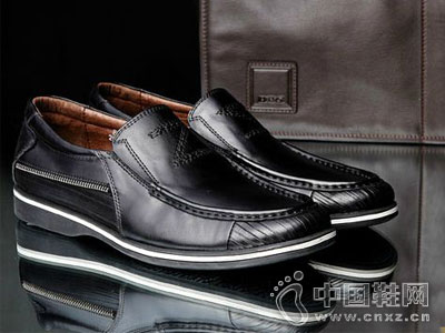 ��ʨ��2015�¿�����Ь