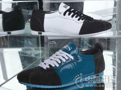 ��ʨ��2015�¿�����Ь