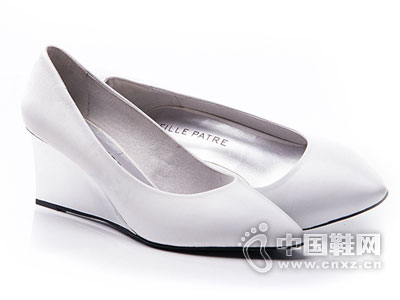 ����Ů2015�¿��Ʒ