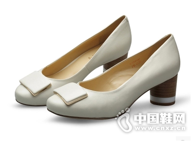 ������2015�����¿�߸���Ь�ָ�Բͷ������Ƥǳ��ЬŮЬ