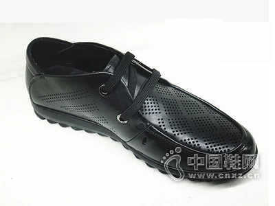 ������Ӣ���ο�͸��Ь��ʿ�������ж���Ь