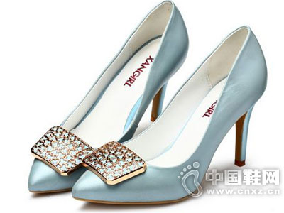 ����ŮЬ2015�¿��Ʒ