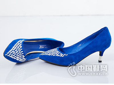 ����ʫ2015�¿�Ů�߸�Ь