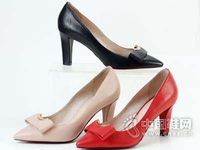 ������2015�¿�ŮʱװЬ��Ʒ