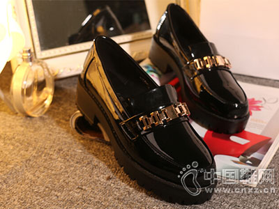 ����ŮЬ2015�¿��Ʒ