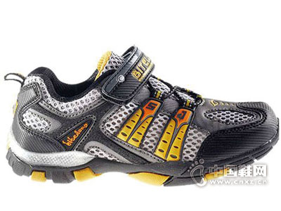 ������ͯ�˶�Ь2015�¿��Ʒ