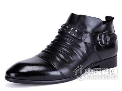 �����˶���Ь2015�¿��Ʒ