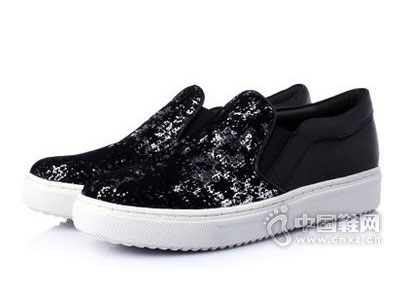 ����ŮЬ2015�����¿��Ʒ