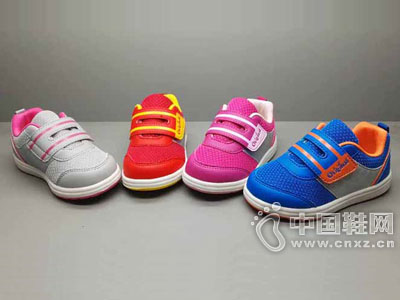 �ڷ�ʱ��ͯ�˶�����Ь�¿��Ʒ