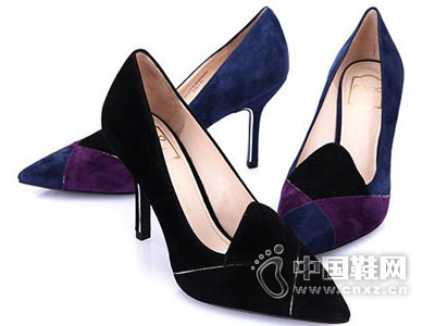 ��˼ʱ������ƤЬ�¿����У�