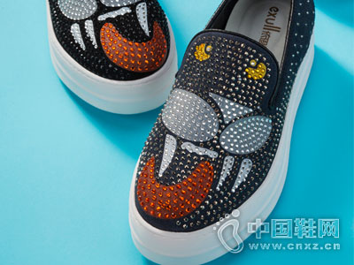 ��˼QŮЬ2016�¿��Ʒ