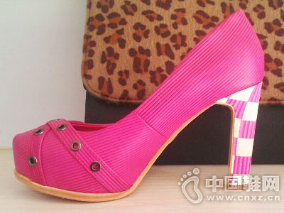 ��޼��ŮЬ�¿��Ʒ