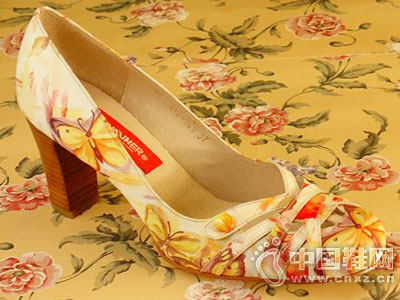 �����ŮЬ�¿��Ʒ