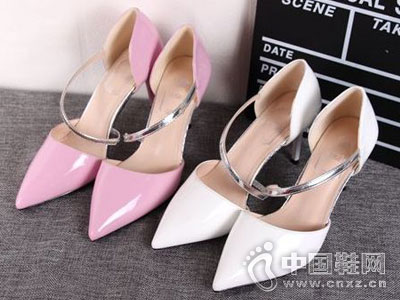 ������ɫŮЬ�¿��Ʒ