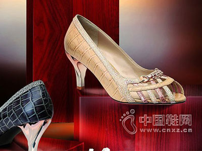 ��˹��˹ŮЬ2016�¿��Ʒ