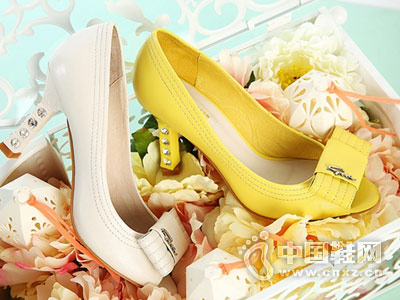 ʥ����ŮЬ2016�����¿��Ʒ