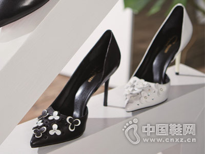 ʥ����ŮЬ2016�����¿��Ʒ