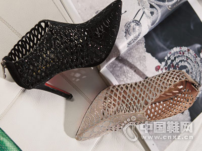 ʥ����ŮЬ2016�����¿��Ʒ